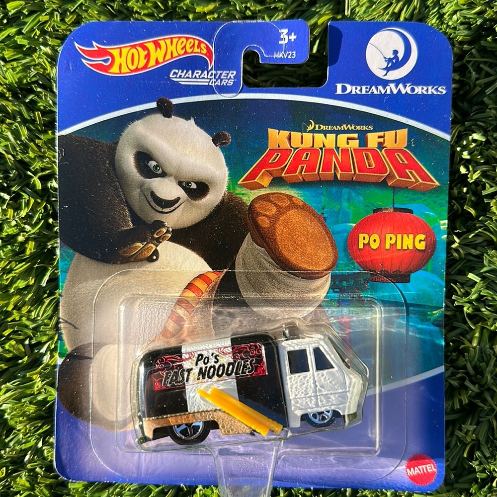 Hot wheels Kung Fu Panda Po Ping Figural Car